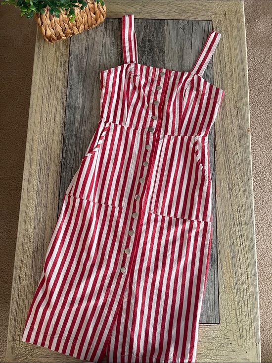 Forever 21 Dresses & Skirts - Forever 21 Red and White Striped Button-Front Skirt